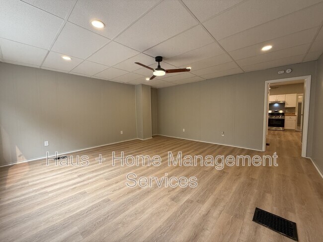 Building Photo - 403 Wall Ave