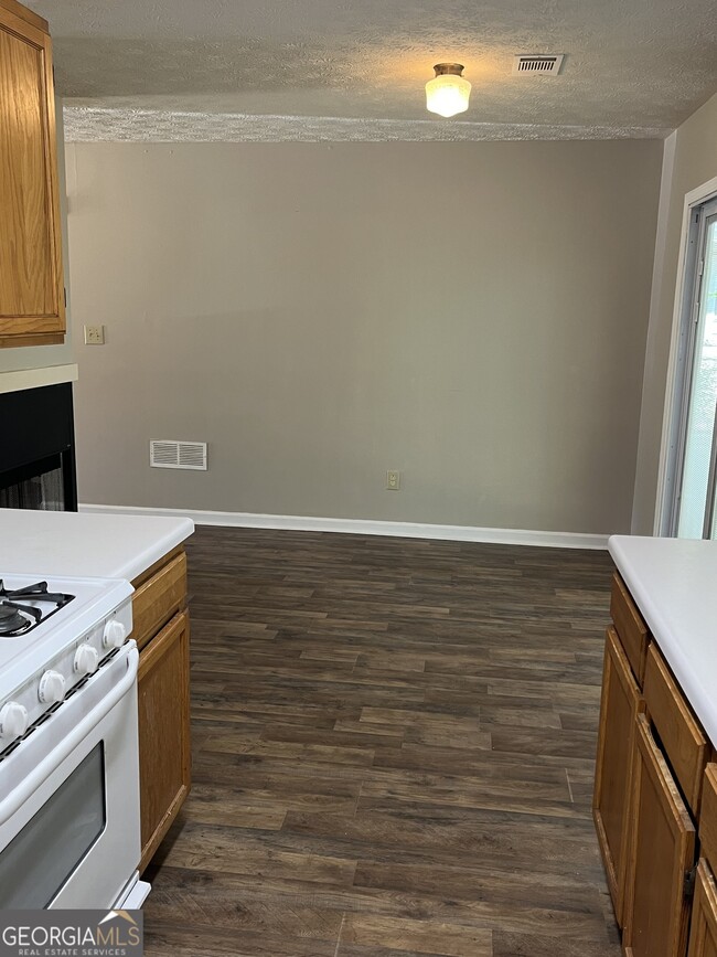 Building Photo - 138 Crystal Brook
