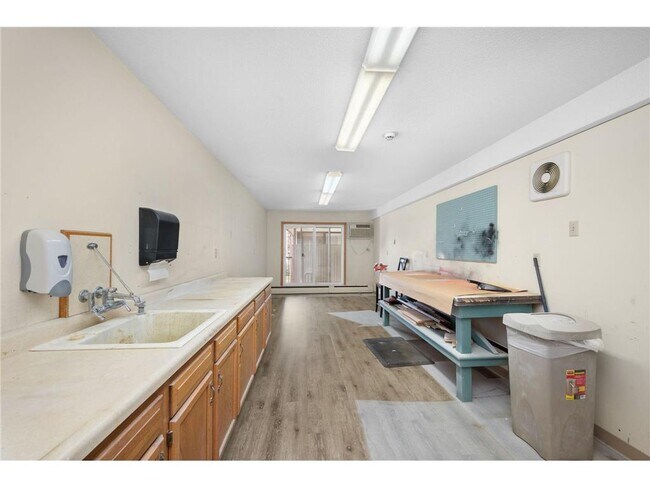 Building Photo - 4860 Park Commons Dr