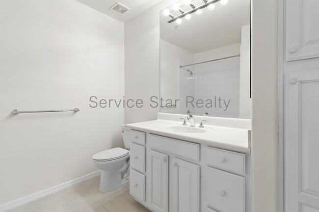 Building Photo - 11000 N 77th Pl