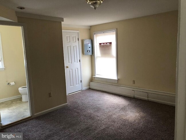 Building Photo - 104 S Loudoun St