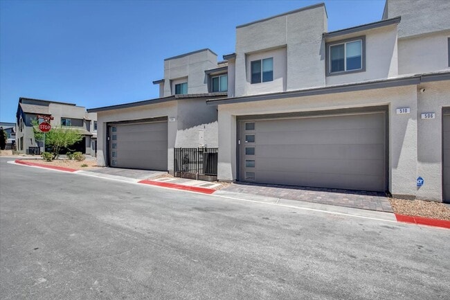Building Photo - 510 Fairview Hills St