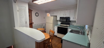 Building Photo - 74 Linden St