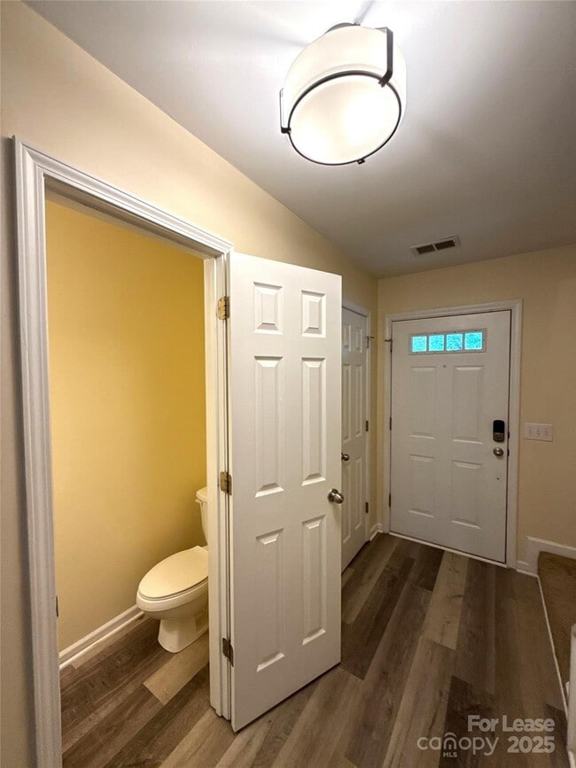 Building Photo - 10012 University Park Ln