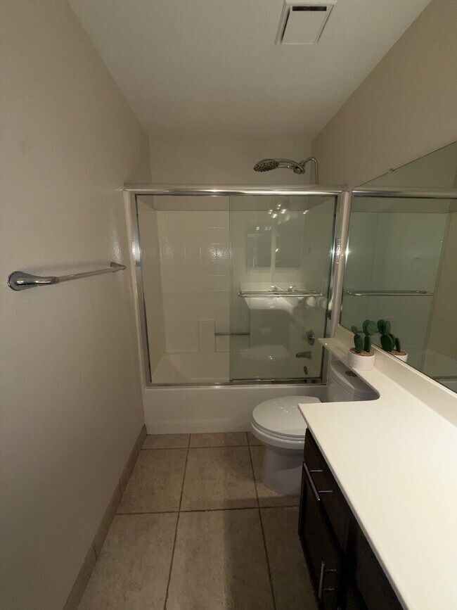Building Photo - 3-Bedroom Home, Large Rear Yard! La Quinta, Long-term (1 Year) Rental
