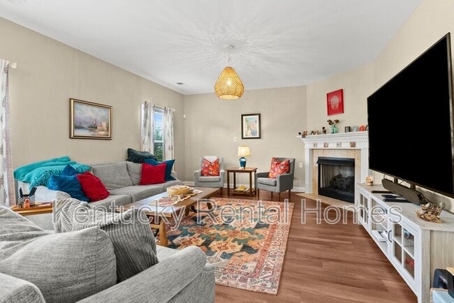 Building Photo - 4309 Saron Dr