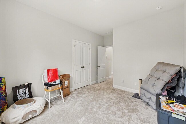 Building Photo - 341 Chapman Cir