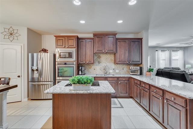 Building Photo - 15121 Seventeen Lakes Blvd