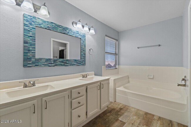 Building Photo - 3260 S Laguna Dr