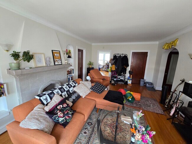 Building Photo - 4919-4927 N Rockwell