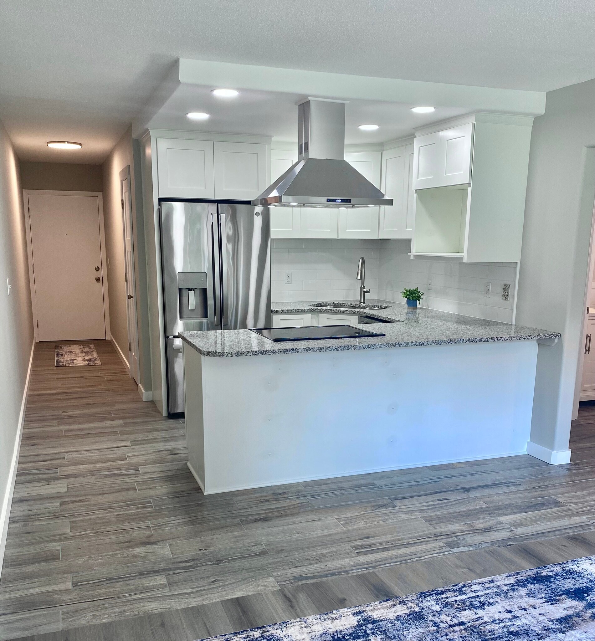 Kitchen & Entryway - 609 Market St S