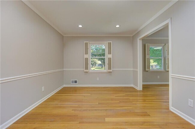 Building Photo - 1837 Chancery Ln