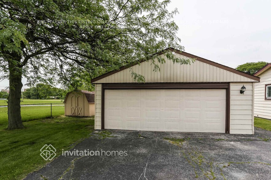 Building Photo - 137 Shadywood Ln