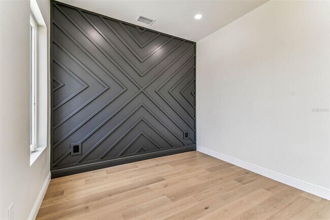 Building Photo - 3 Treasure Ln