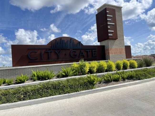 Building Photo - 3005 Fenchurch Elm Trl