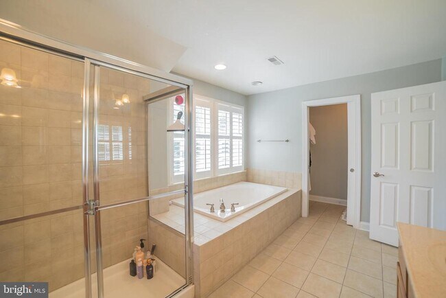 Building Photo - 3746 Spring Meadow Dr