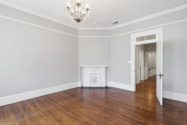 Building Photo - 109 E Park Ave