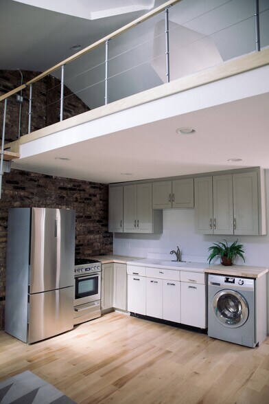 Building Photo - 3925 W Eddy St