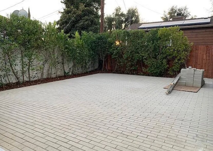 Building Photo - 5763 Bianca Ave