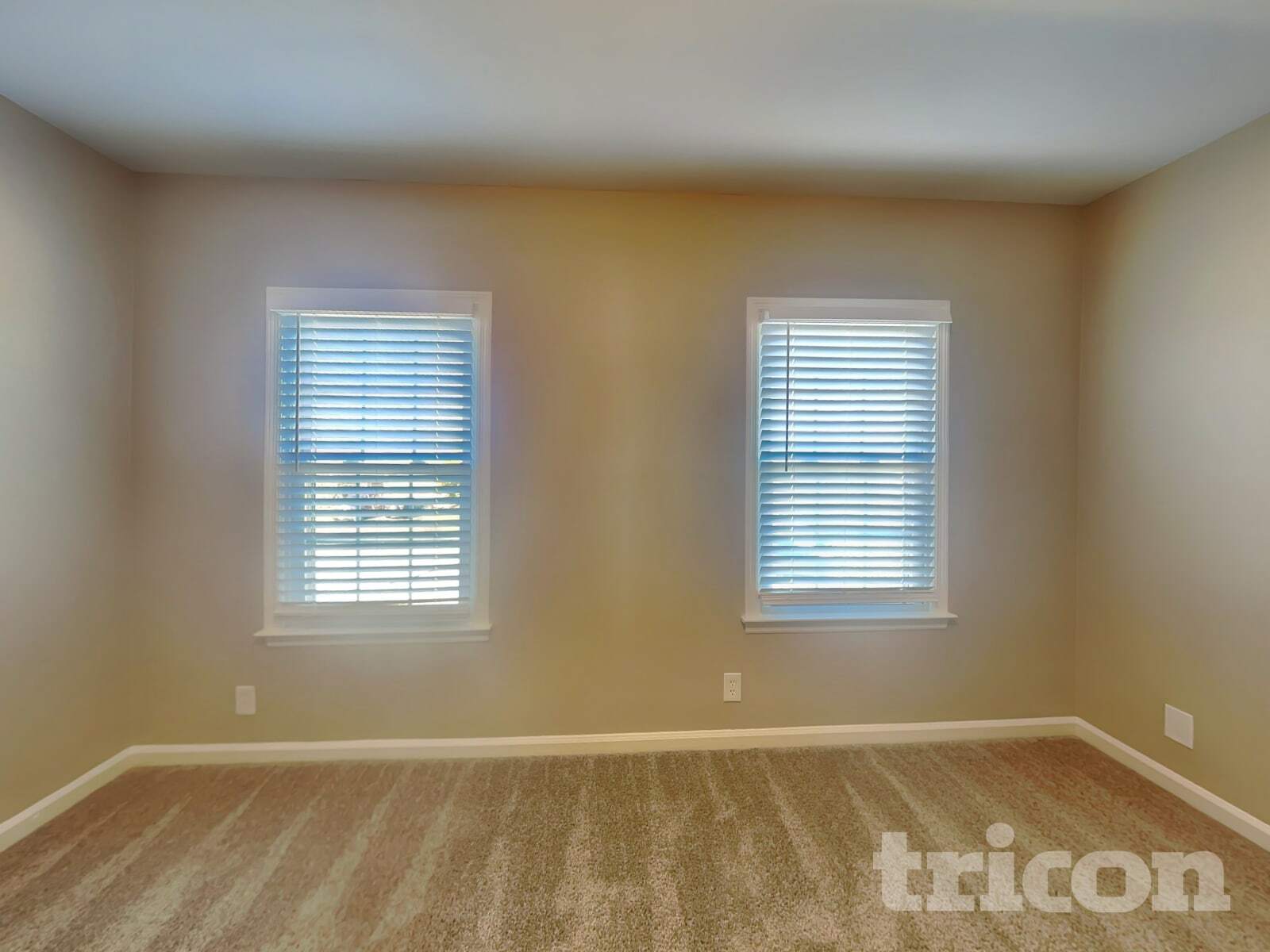 Building Photo - 2113 Putnam Ln