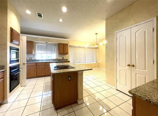 Building Photo - 1307 Edinboro Ln