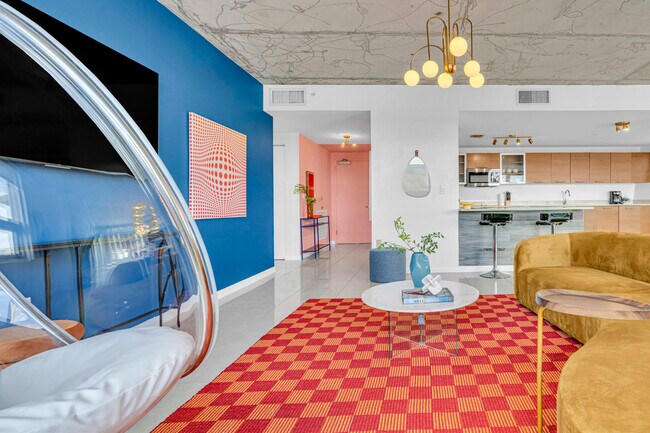 Building Photo - 3256 NE 1st Ave