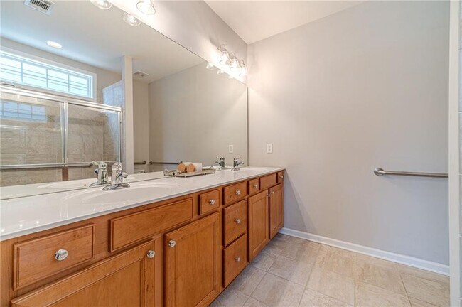 Building Photo - 6260 Brookside Ln