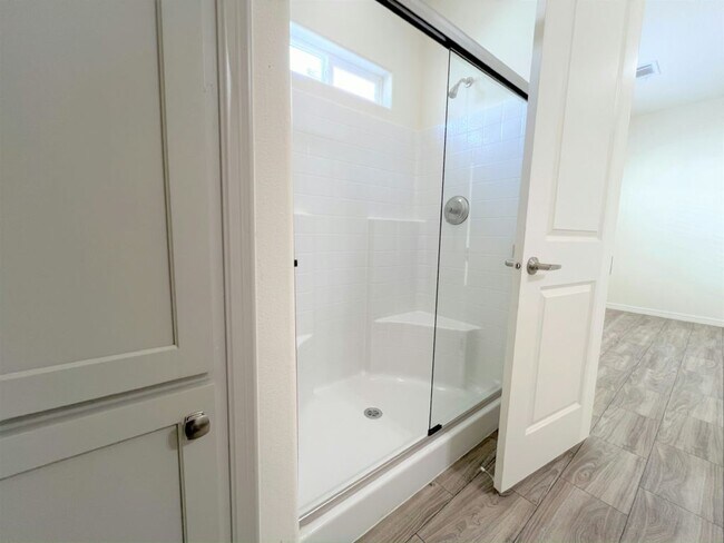 Building Photo - 2206 S Ellsworth Rd