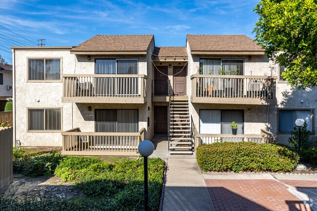 Building Photo - Lincoln Villas Apartment Homes