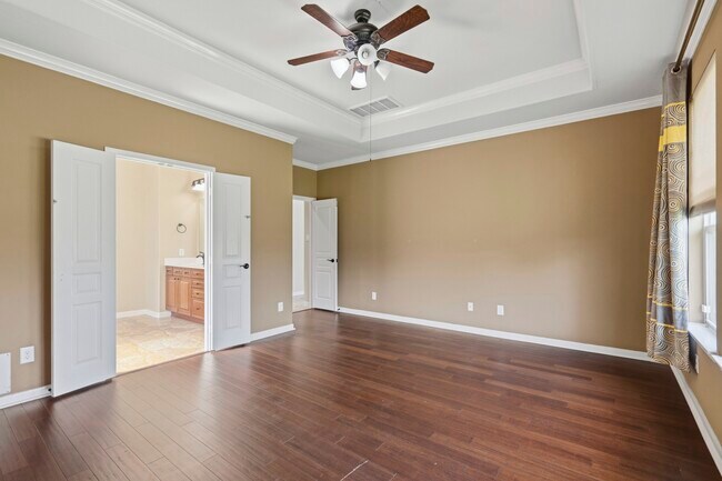 Building Photo - 25907 Foxrun Vista Dr