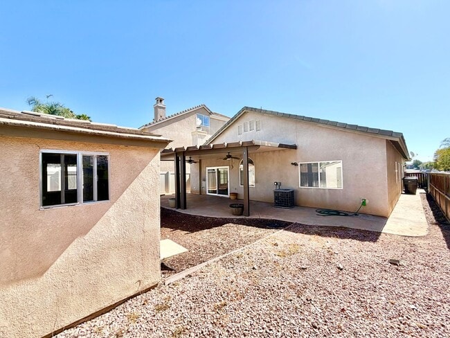 Building Photo - 37961 Veranda Way