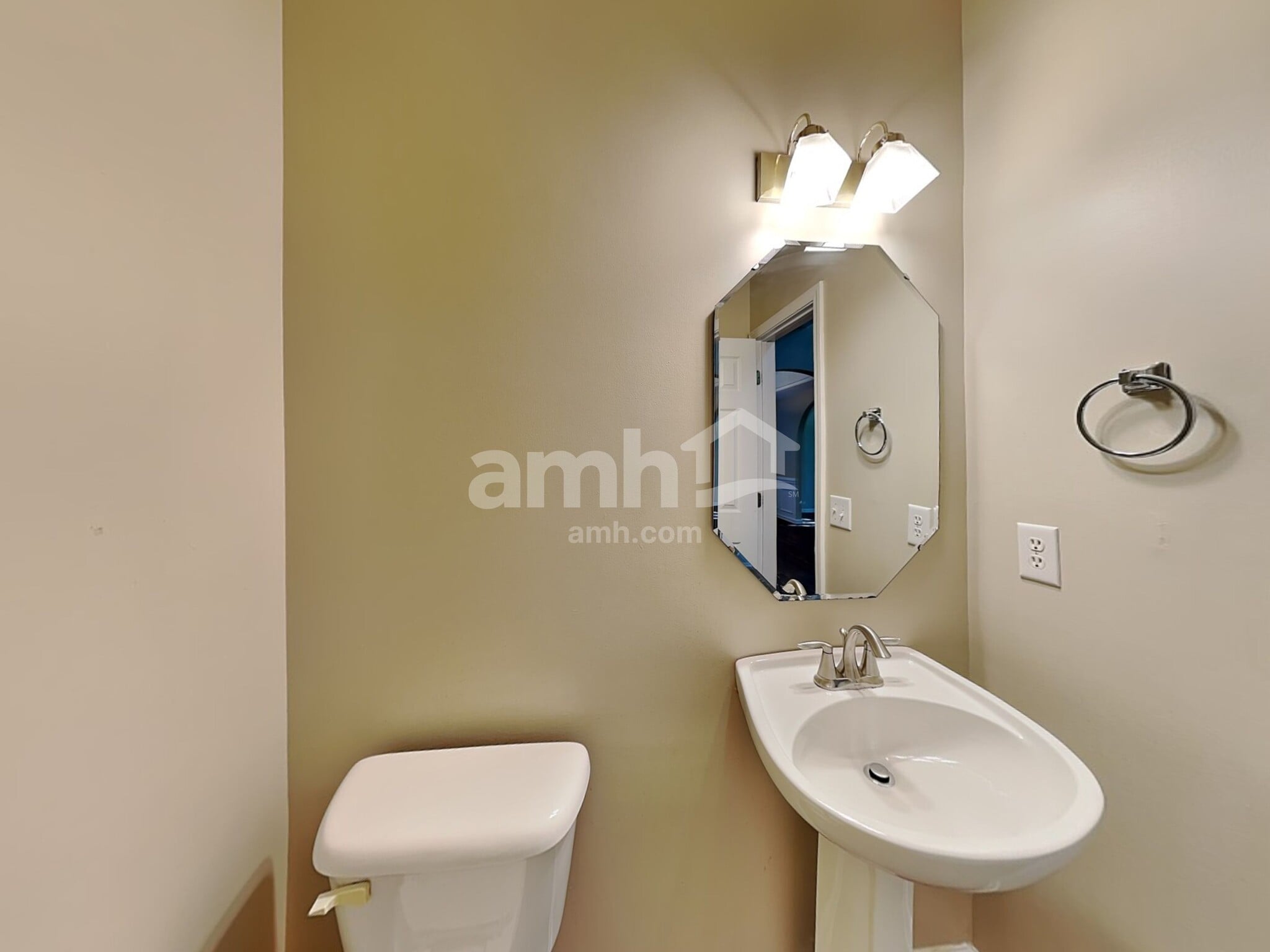 Building Photo - 8207 Abbottsgate Ln