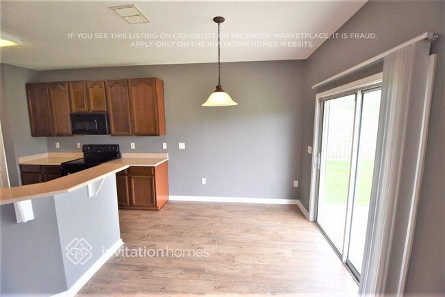 Building Photo - 2850 Woodstone Dr