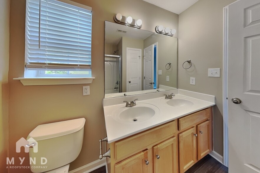Building Photo - 312 Malamute Ln