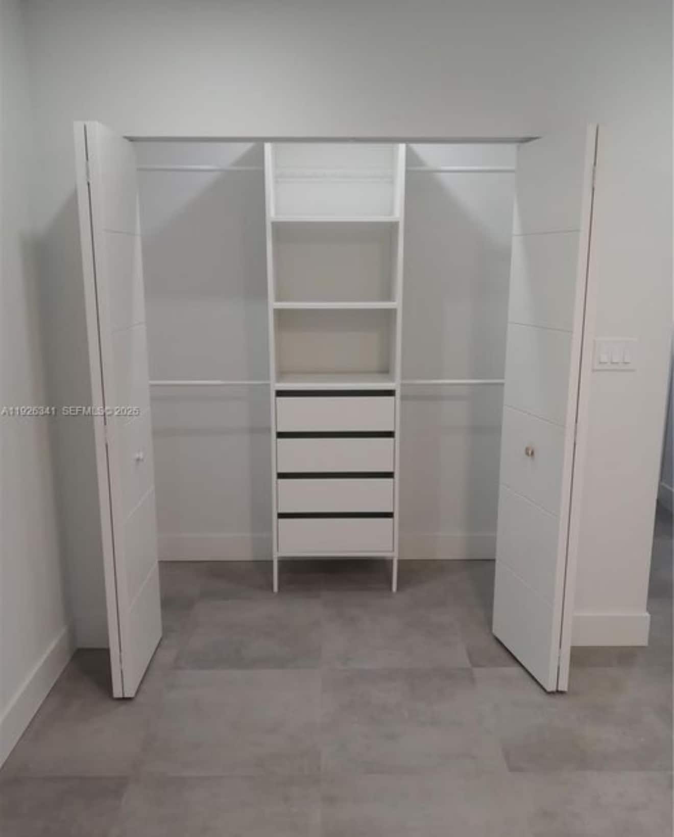 Building Photo - 1119 W Las Olas Blvd