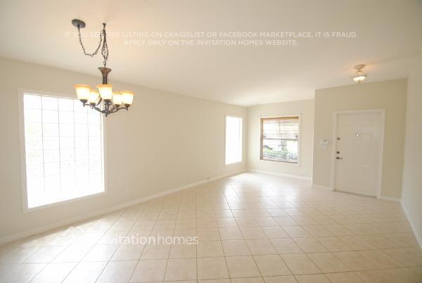 Building Photo - 5103 NW 121st Dr