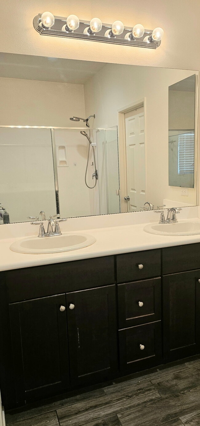 Building Photo - 42696 Saragoza Ct