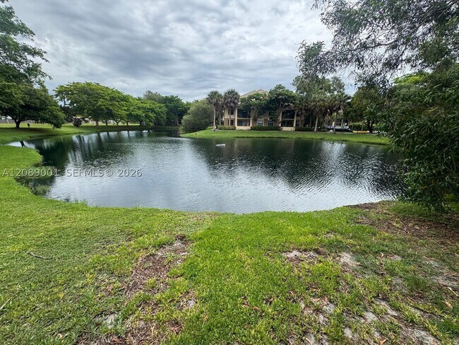 Building Photo - 9999 Summerbreeze Dr