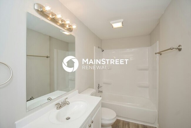 Building Photo - 3 Bedroom Pet-Friendly Home in Indianapolis, IN with Main Street Renewal