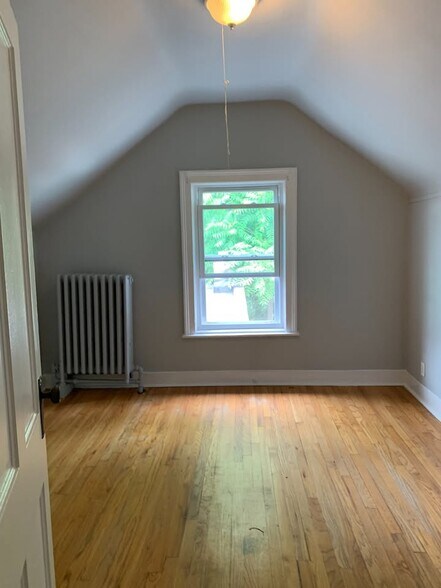 Building Photo - 253 Park Ave