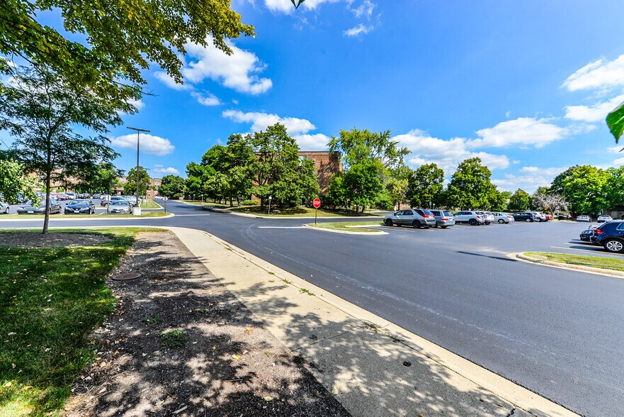 Building Photo - 1475 Rebecca Dr