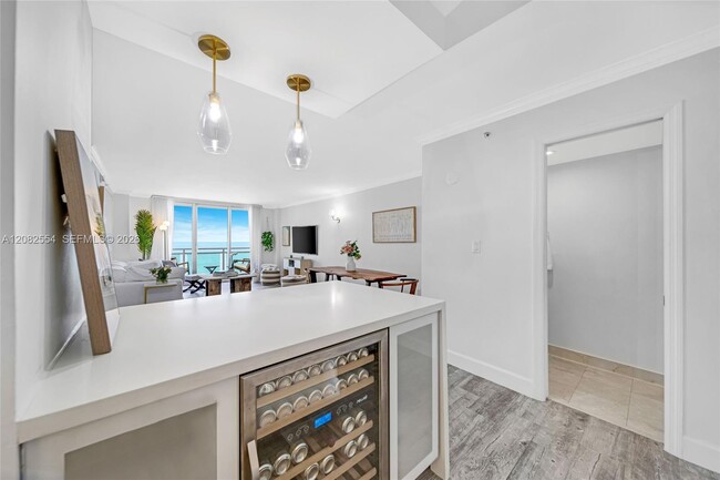 Building Photo - 6917 Collins Ave