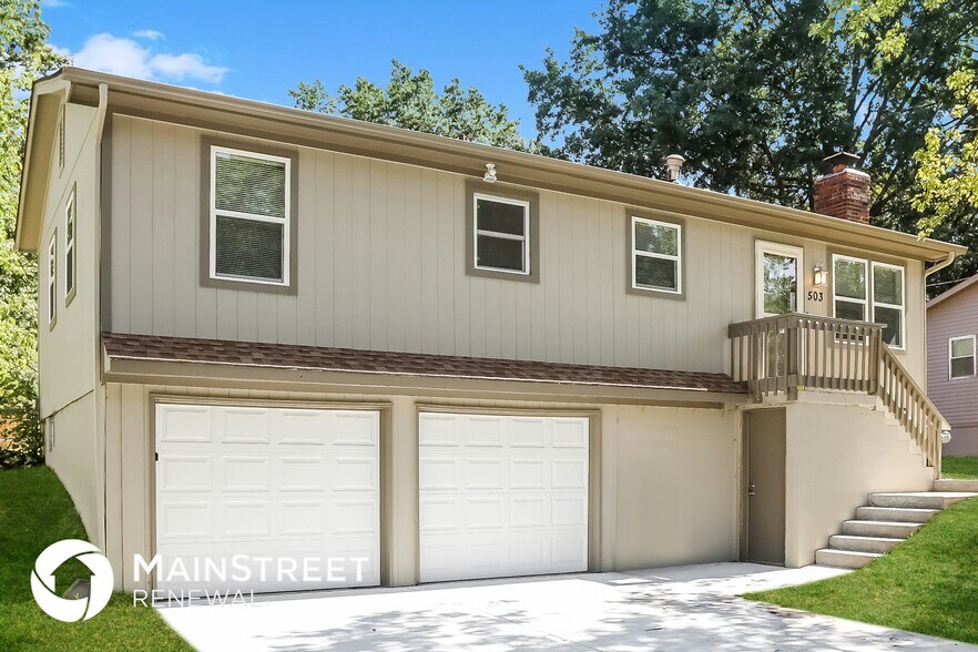 Building Photo - 503 NE Castle Dr