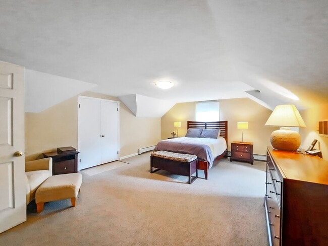 Building Photo - Short-term Rental. 4BR/3.5BA Cape Cod – Ov...