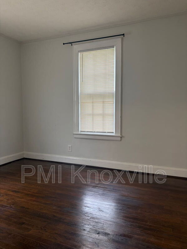 Building Photo - 4032 Walker Blvd