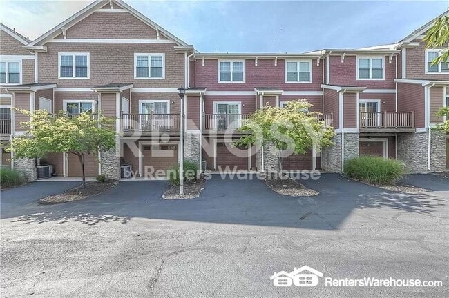 Building Photo - 3 Bedroom / 3.5 Bath Townhouse Near KU MED -  Available in August