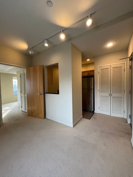 Interior Photo - Gateway Commons