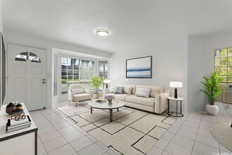 Building Photo - 605 Mananai Pl