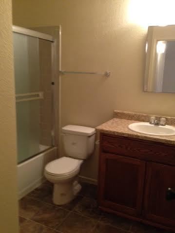 Building Photo - 2 Bedroom 2 Bath Condo in Sunset Mountain ...