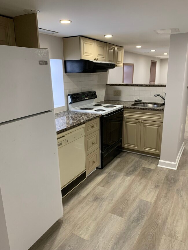 Building Photo - 3319 N Osage Ave